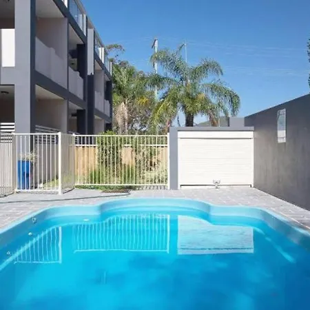 Mikalex - Walking Distance From The Beach! Nelson Bay Exterior photo